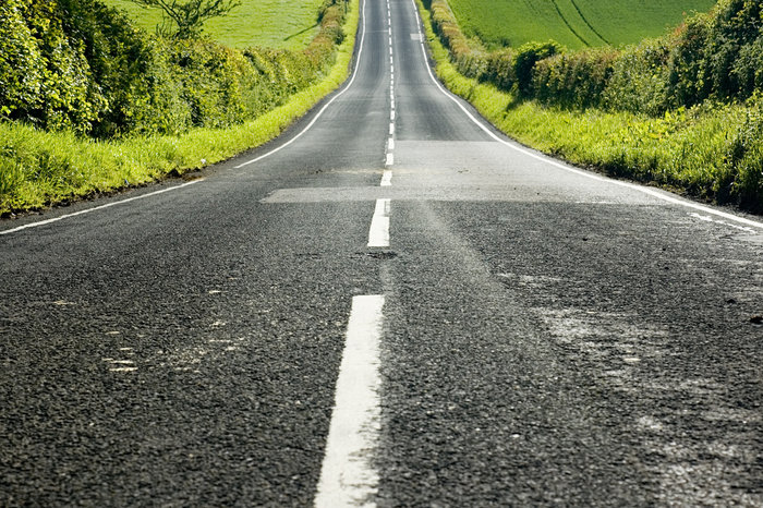 how-long-are-the-white-dashed-lines-that-divide-lanes-on-u-s-roads